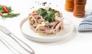 Салат Фаворит с языком, ветчиной и грибами
