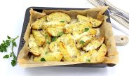 Картофель запеченный с сыром в духовке