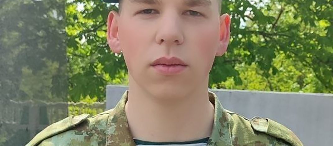 Рядовой Гусаков гордится званием пограничник