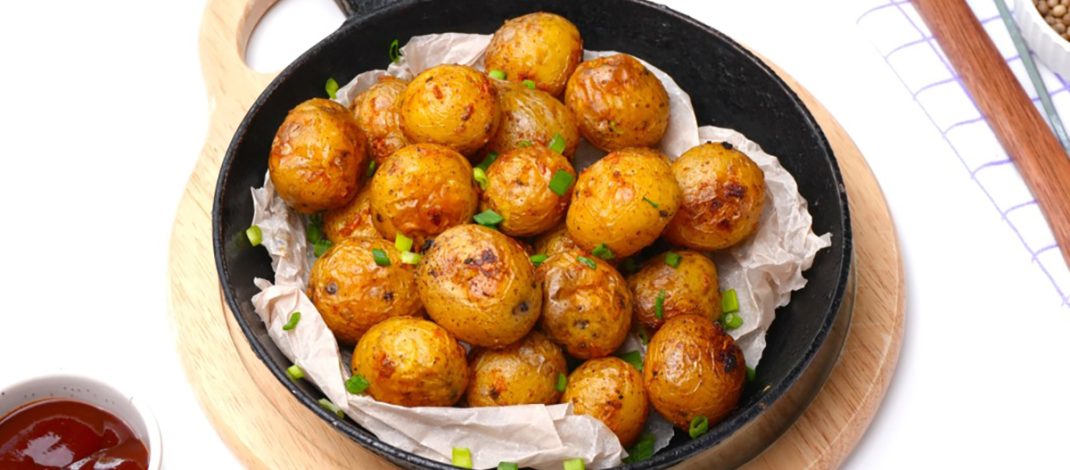 Молодой(беби) картофель в духовке целиком