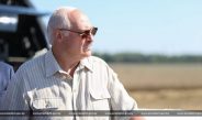 Лукашенко об оплате труда на селе: баловать крестьян нельзя, но если дают результат — надо платить