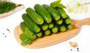 Малосольные огурцы холодным способом