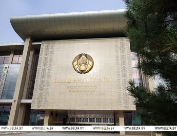 Виды на урожай, сев озимых и экспорт продовольствия. Лукашенко заслушал доклад главы Минсельхозпрода
