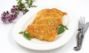 Свинина в кляре на сковороде с сыром