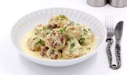 Куриные фрикадельки в сливочном соусе
