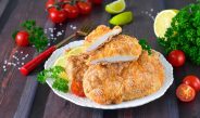 Куриные отбивные в аэрогриле: с золотистой корочкой в панировке
