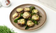 Шампиньоны в аэрогриле: запеченные шляпки с сыром и чесноком